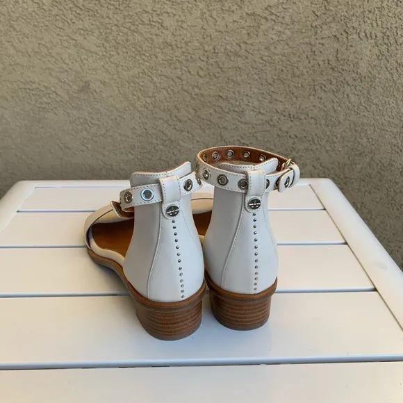 Aquatalia White leather sandals 7