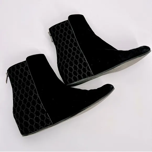 Aquatalia Women Suede Leather Chelsea Boots Black Wedge Heels Booties Size 8.5