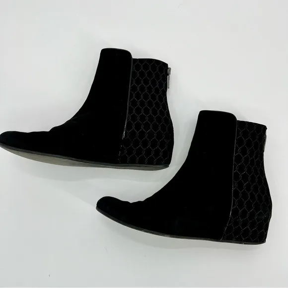 Aquatalia Women Suede Leather Chelsea Boots Black Wedge Heels Booties Size 8.5