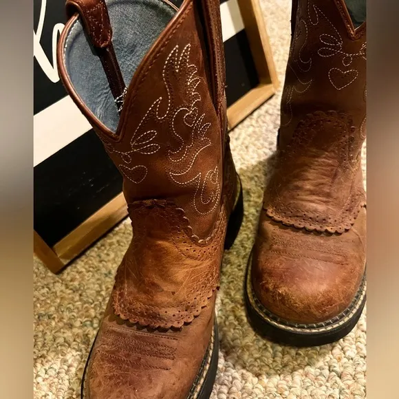 Ariat Babyfat Brown Leather Boots 8B worn to work fence small scratches buff out