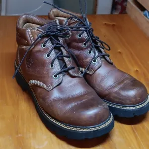 Ariat women's ankle boots size 8