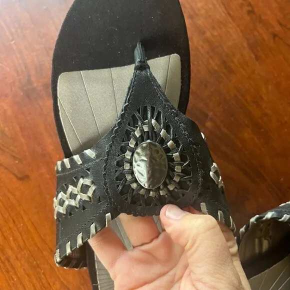 Array Moki Medallion Leather Sandals, Size 9