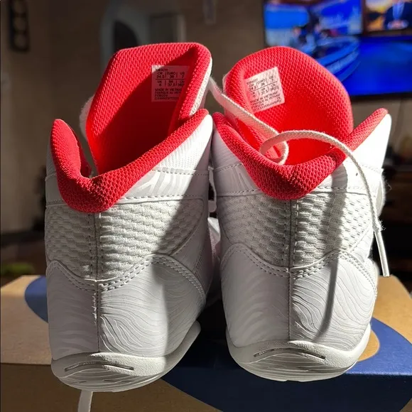 ASICS Men's White and Black Wrestling Shoes