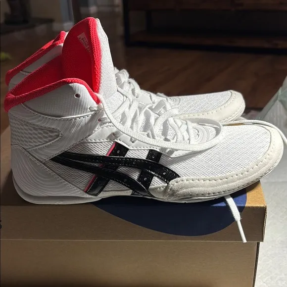 ASICS Men's White and Black Wrestling Shoes