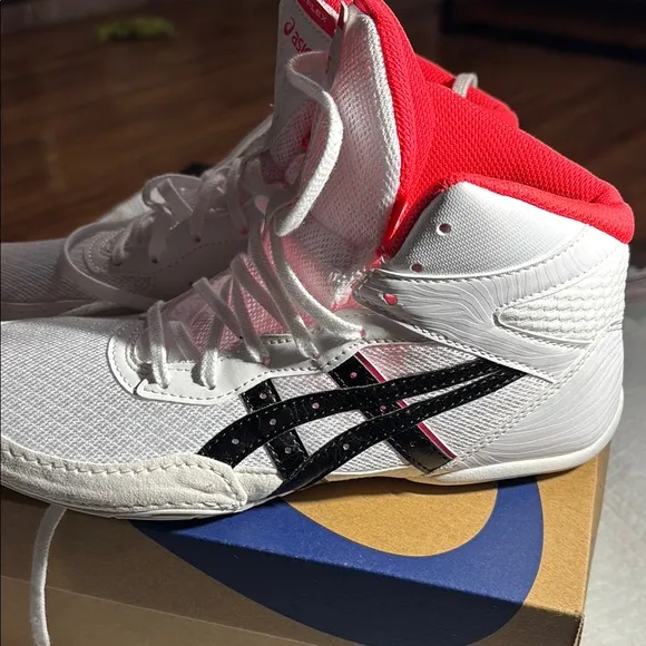 ASICS Men's White and Black Wrestling Shoes