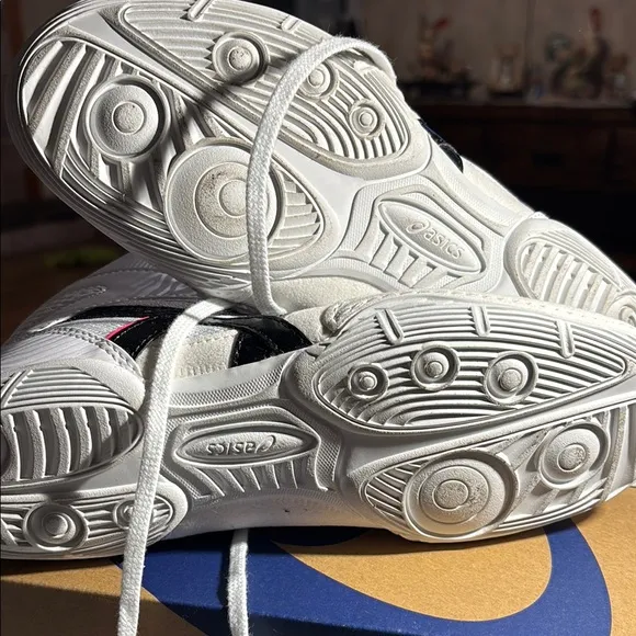 ASICS Men's White and Black Wrestling Shoes