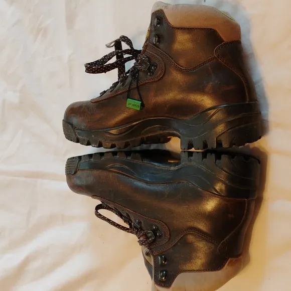 Asolo Womens Hiking Boots Size 8.