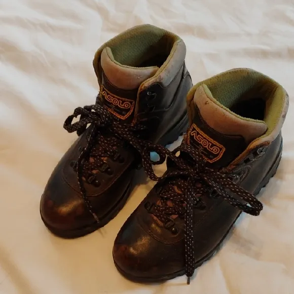 Asolo Womens Hiking Boots Size 8.