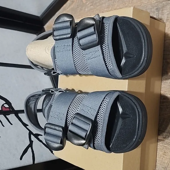 Astral Gray Stappy Sandals Size 8 NWB