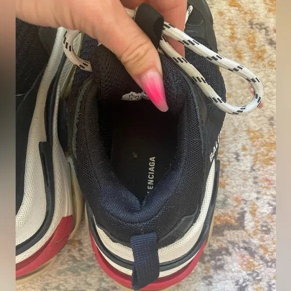 AUTHENTIC BALENCIAGA TRIPLE S SNEAKER IN BLACK‎
