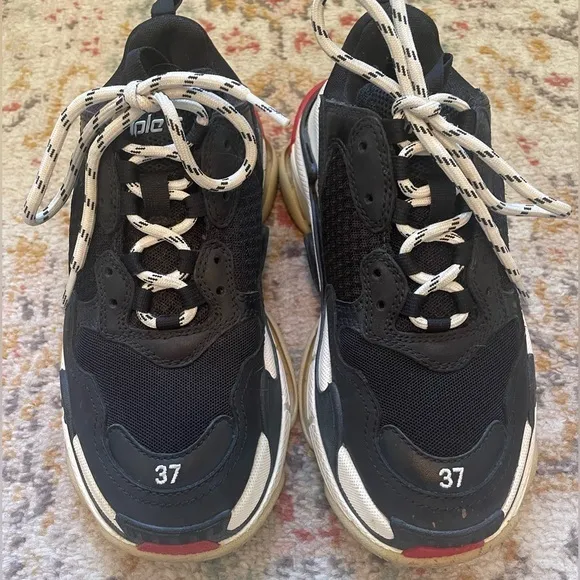 AUTHENTIC BALENCIAGA TRIPLE S SNEAKER IN BLACK‎