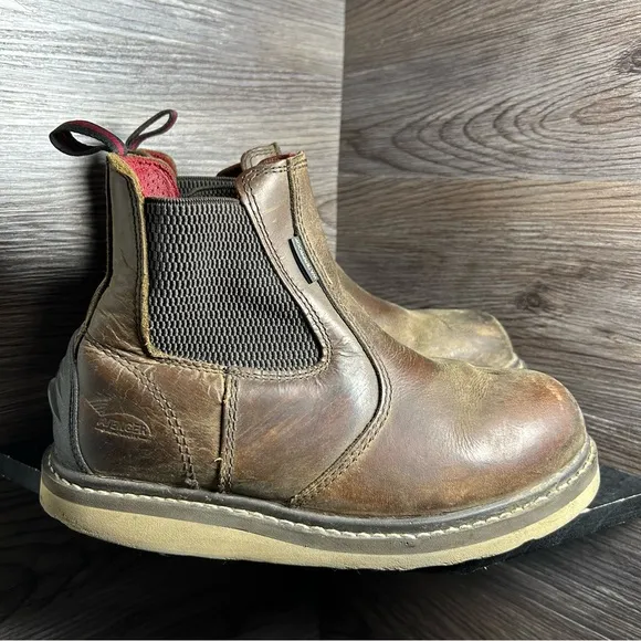 Avenger work boots brown