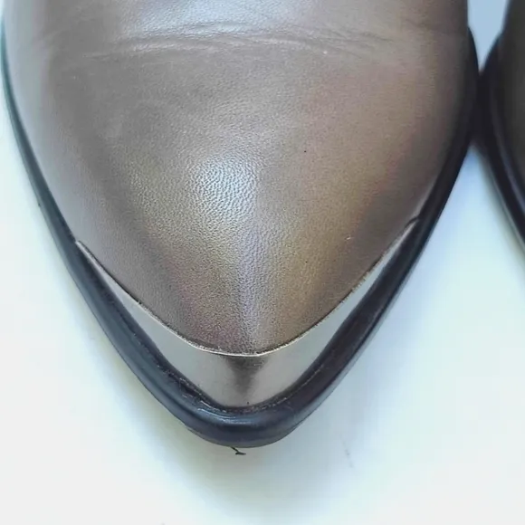 B Makowski Women's Ankle Boots Grey Leather Booties Metal Studs &amp; Toe Size 7.5M