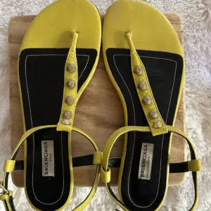 BALENCIAGA sandals size 38