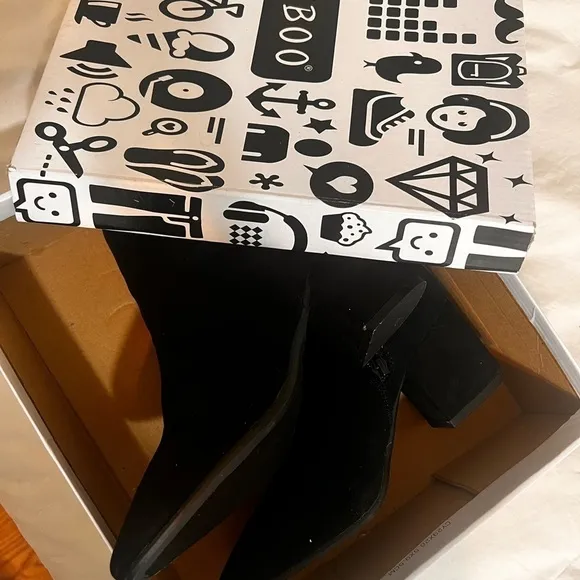 Bamboo Brand Ankle Suede Women’s Boots Size 6 Black‎