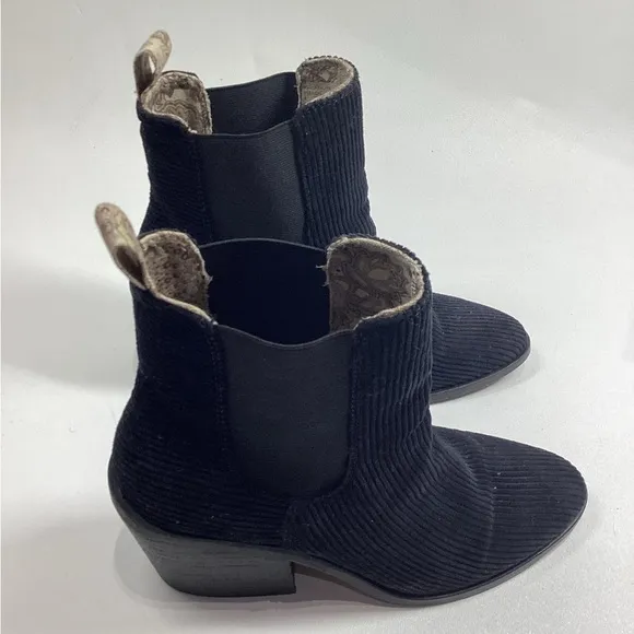 BAND OF GYPSIES Shadow Ankle Boots‎ Boho Black Corduroy Booties Women's Size 8