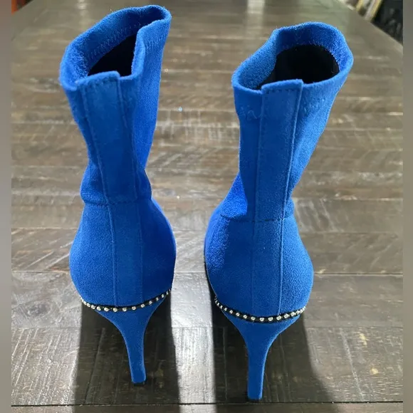 Bar lll Blue Suede Melanay Pointy Heeled Beaded Bootie Sz 8