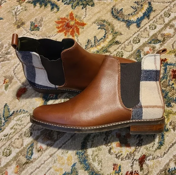 BARBOUR Sloane Chelsea Boot