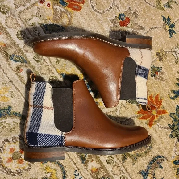 BARBOUR Sloane Chelsea Boot