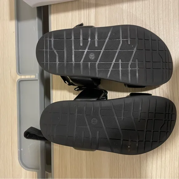 Barley worn, wonderful condition Maison Margiela sandals size 32(1 us)