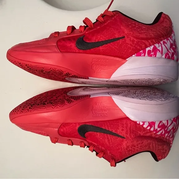Basketball Sneakers for teenagers Nike Ja 2 Hot pink