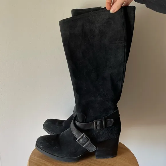 BØC Born Women’s Tall Suede Black Boots with Buckles W8.5