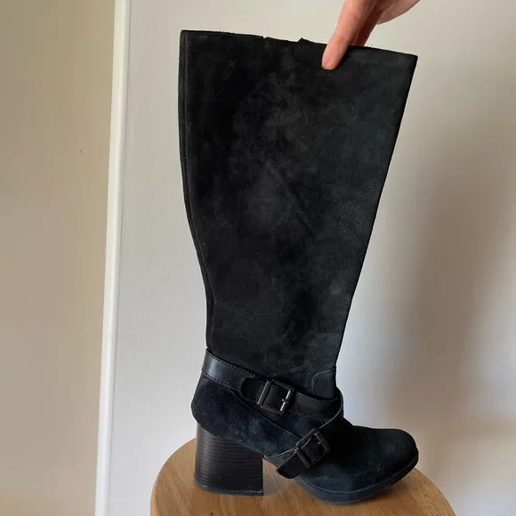 BØC Born Women’s Tall Suede Black Boots with Buckles W8.5