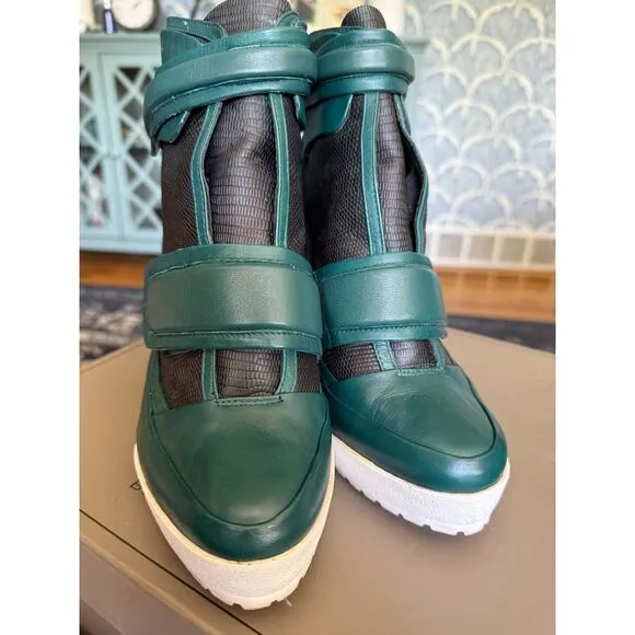 BCBGMAXAZRIA RUNWAY Powe Lug-Sole Green Platform Ankle Day Boots Sz. 9