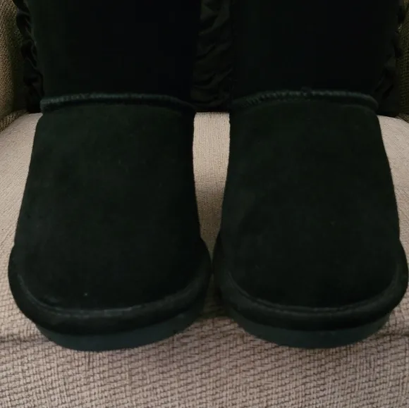 BEARPAW YOUTH EMMA BLACK TALL SUEDE SHEEPSKIN BOOTS