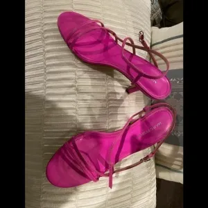 Beautiful pink sandals Marc Fisher