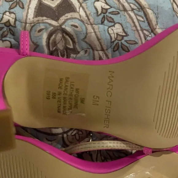 Beautiful pink sandals Marc Fisher