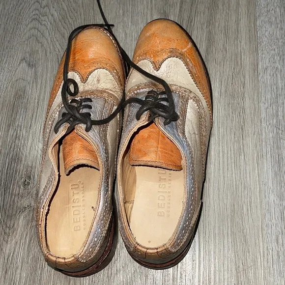Bed Stu Lita women’s  Tan and Cream Oxford Shoes 7.5