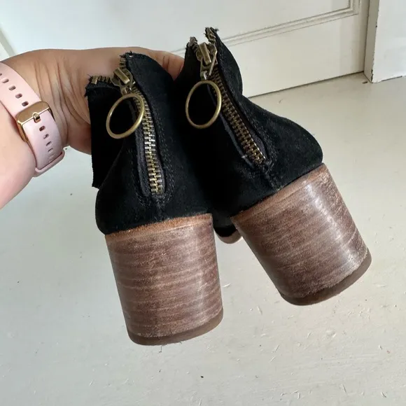 Beek black Eaglet ankle boots size 9.