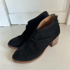 Beek black Eaglet ankle boots size 9.