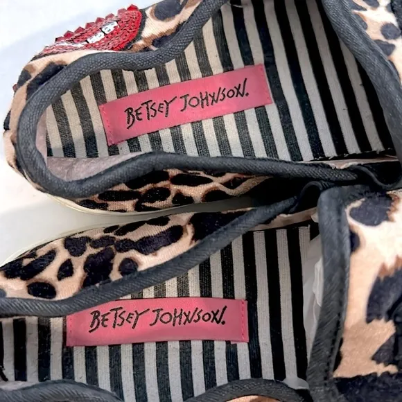 Betsey Johnson Coopers leopard suede like Embellished Slip on Black Sz 8.5