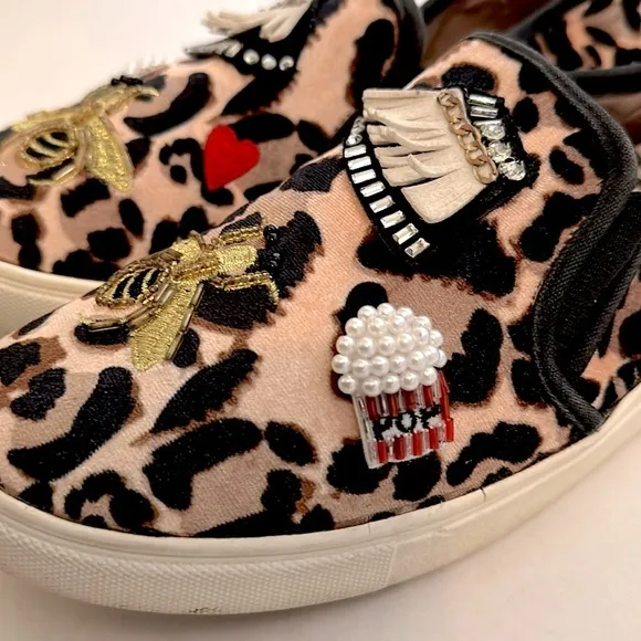 Betsey Johnson Coopers leopard suede like Embellished Slip on Black Sz 8.5