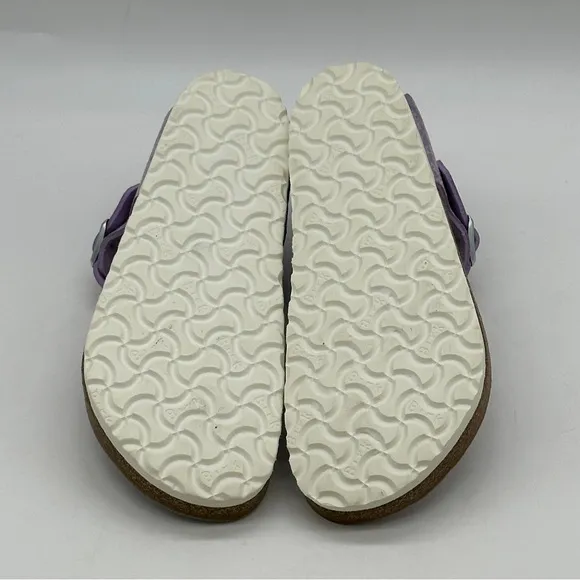 Birkenstock Gizeh Sandals. Size 8