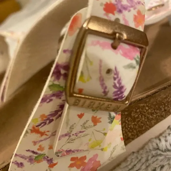 Birkenstock Gizeh vegan leather floral print sandals size 37.