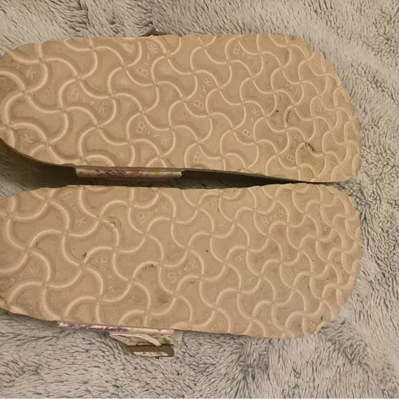 Birkenstock Gizeh vegan leather floral print sandals size 37.