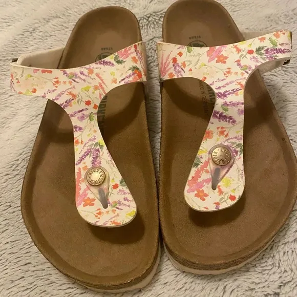 Birkenstock Gizeh vegan leather floral print sandals size 37.