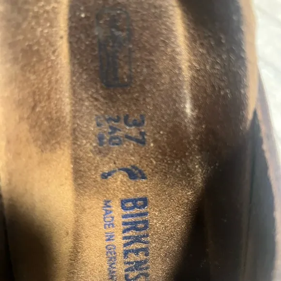 Birkenstock leather Arizona sandals size 37 6-6.5 brown