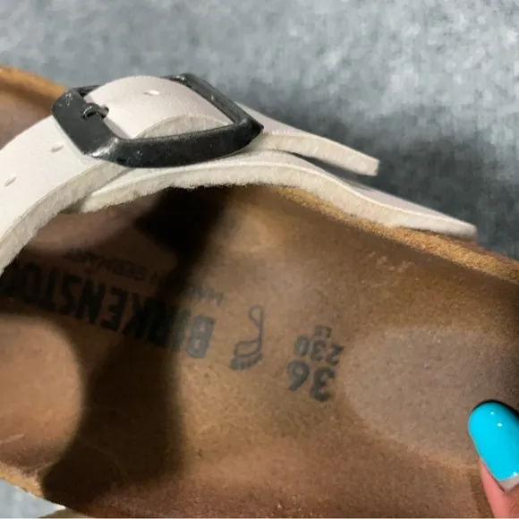 BIRKENSTOCK - White Gizeh Leather Sandals