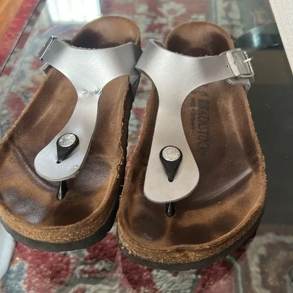 Birkenstock Women’s Gizeh Silver Sandals, silver color