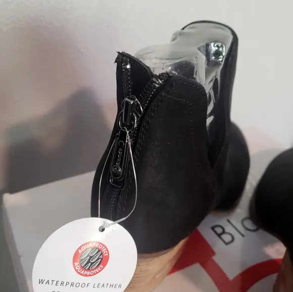 Blondo Neda Ankle Boots New