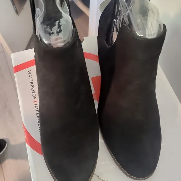 Blondo Neda Ankle Boots New