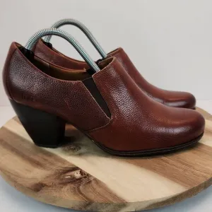 B.O.C. Born Concept Brown Pebble Leather Ankle Comfort Booties Wmns 9.5