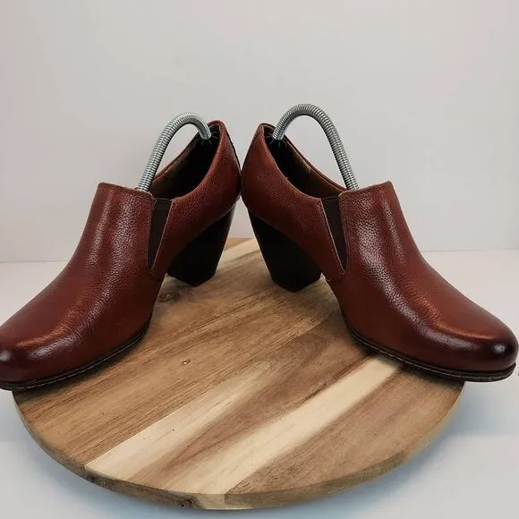 B.O.C. Born Concept Brown Pebble Leather Ankle Comfort Booties Wmns 9.5