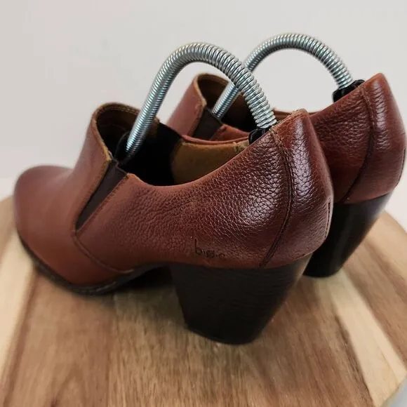 B.O.C. Born Concept Brown Pebble Leather Ankle Comfort Booties Wmns 9.5