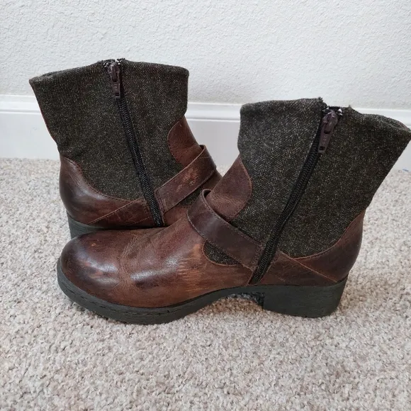 B.O.C  Leather and Fabric Upper Distressed Buckle Ankle Boots Size 9M
