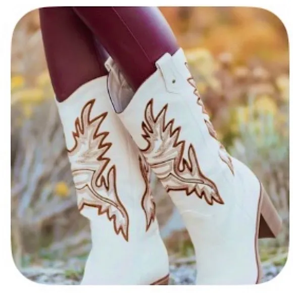 🌺BOGO50%🌺 🆕🌿MIA: Cream/Off White Western Revival Embroidered Boots SIZE 9